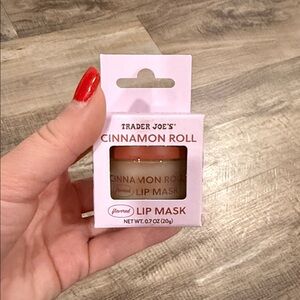 NWT Trader Joe’s Cinnamon Roll Lip Mask 0.7oz